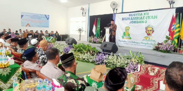 Musyda Muhammadiyah Ke-12 di Jombang, Anggota Musyda Memakai Bawahan Sarung