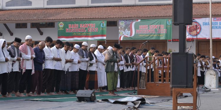 Santri Ponpes dan Warga Desa Gadingmangu Sholat Istisqo Minta Hujan