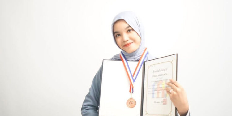 Humaira, Generasi Muda LDII Ini Raih Juara Frame Robotik Internasional