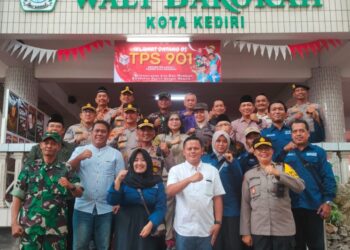 Kunjungi TPS Loksus Ponpes Wali Barokah, PJ Wali Kota Kediri Pastikan Pilkada Aman dan Kondusif