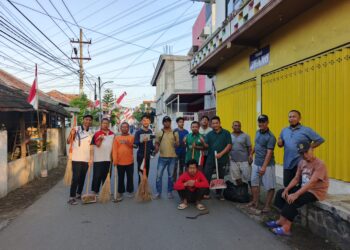 Serentak di 34 Lokasi, Warga LDII Gadingmangu Melaksanakan Kerja Bakti Kebersihan Lingkungan
