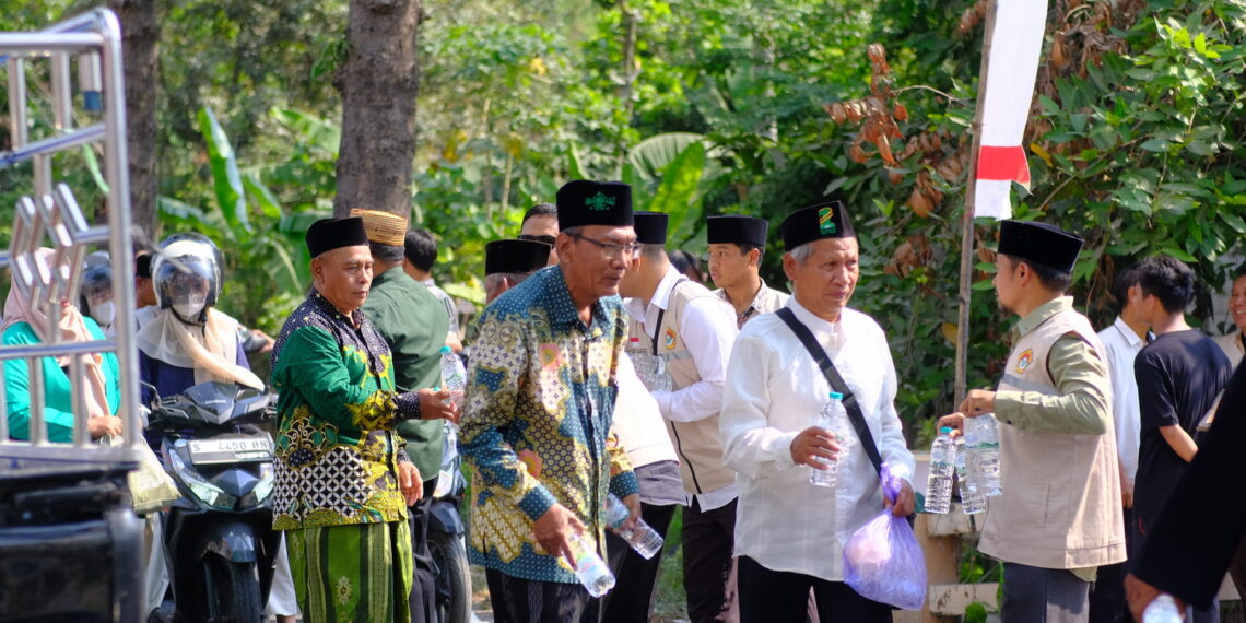Relawan LDII Bagikan Ribuan Air Mineral dan Buka Posko Kesehatan pada Muktamar Ke-35 NU